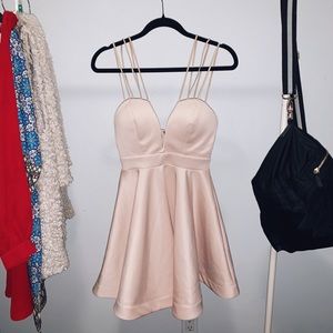 Selfie Leslie Nude Sweetheart Dress